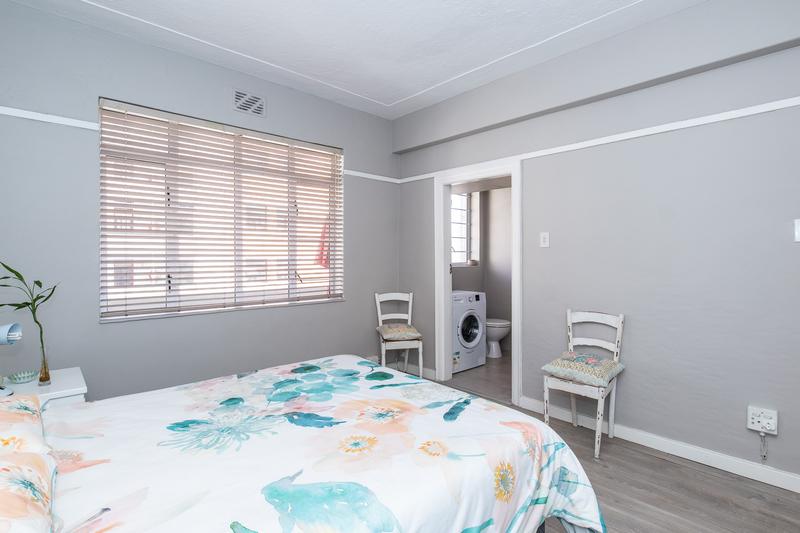 1 Bedroom Property for Sale in Gardens Western Cape